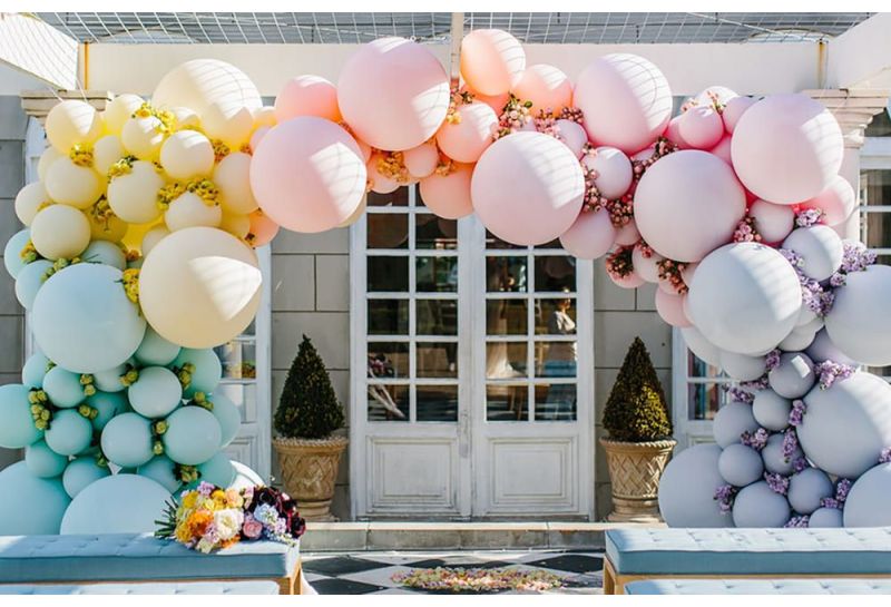 how many balloons are needed for a balloon arch