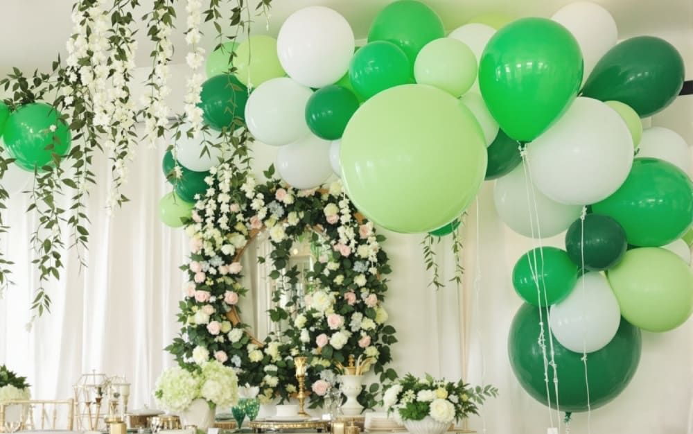 emerald green wedding decorations